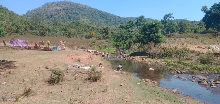 ଇ ଜଡ଼ି ବାସା ତାଆ ମାଇ କଟୁ ଲକୁ ତାରା ଏଲୁ ଗଃପିନେରେ